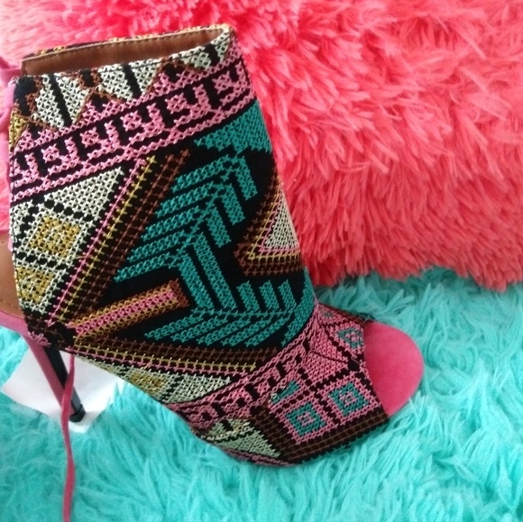 Shoes - Picture 2 of 2